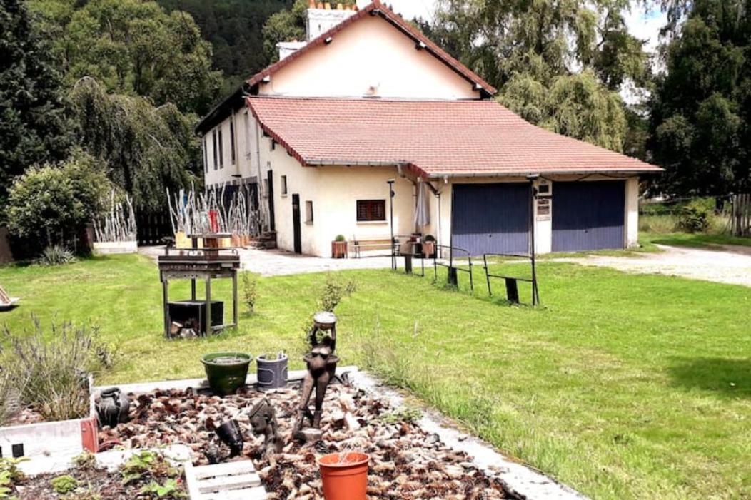 Gites, Les Jonquilles, Le Sagard Et Bungalow Les Brimbelles, Nature Et Detente La Houssiere Exterior photo